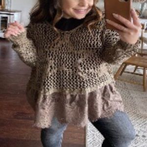 New in bag star knit shirt with ruffle on bottom